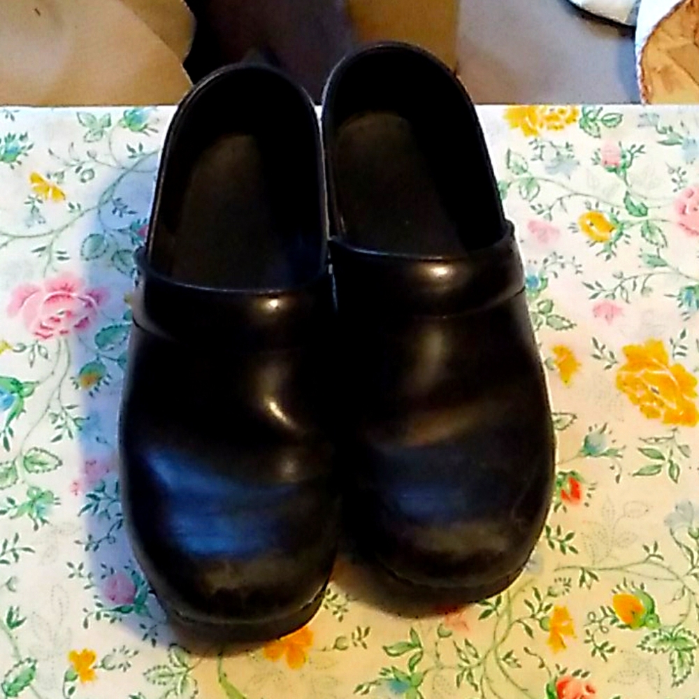 Dansko cloggs